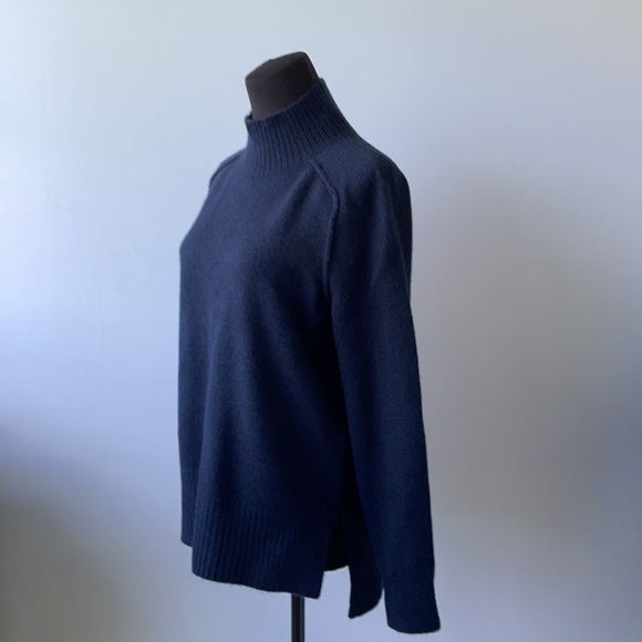 Loft sweater 🦋Navy🦋 - Picture 2 of 7